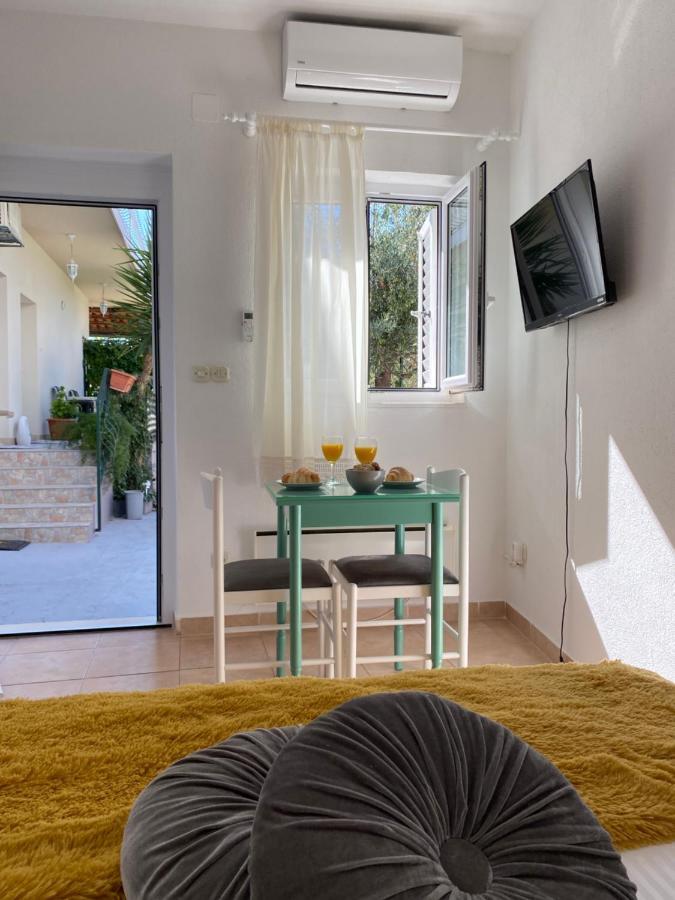 Apartment Sara Trogir Exterior foto